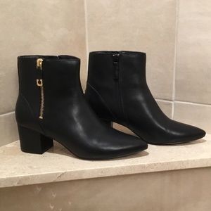 Cole Haan Black Leather Ankle Boots -Excellent Condition Like New - Sz 7.5